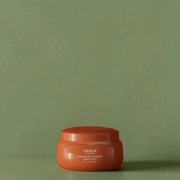 Masque capillaire Urban sur un fond vert